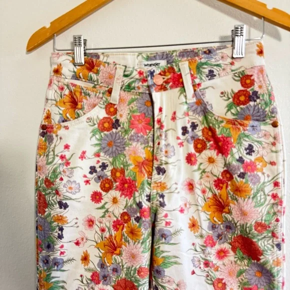 Free People x Wrangler Westward 626 High Rise Boot Floral Jeans size 26 - Picture 4 of 10